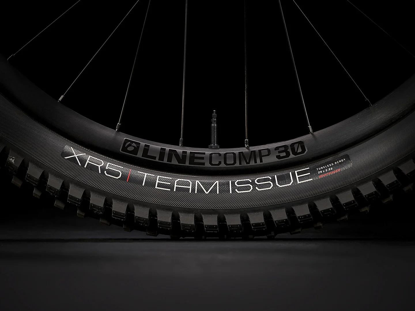 2024 Trek Rail 9.7 Gen 4 - Galactic Grey - Image 12