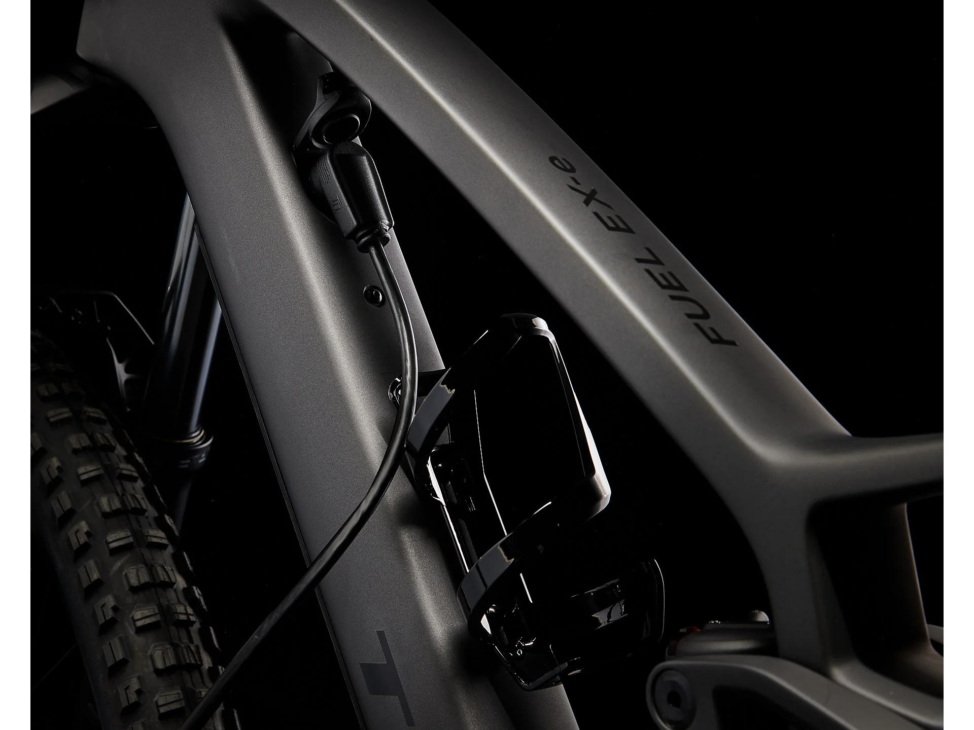 2025 Trek Fuel EXe 9.5 - Matte Dnister Black - Image 7